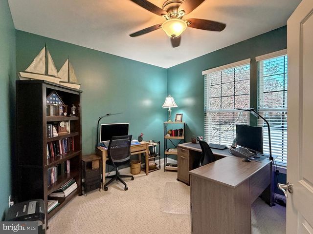 30 STEEPLECHASE DR, La Plata, MD 20646