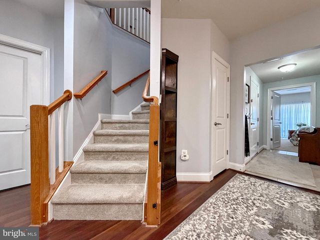 30 STEEPLECHASE DR, La Plata, MD 20646