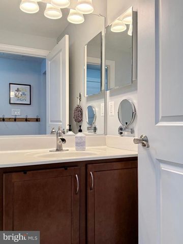 30 STEEPLECHASE DR, La Plata, MD 20646