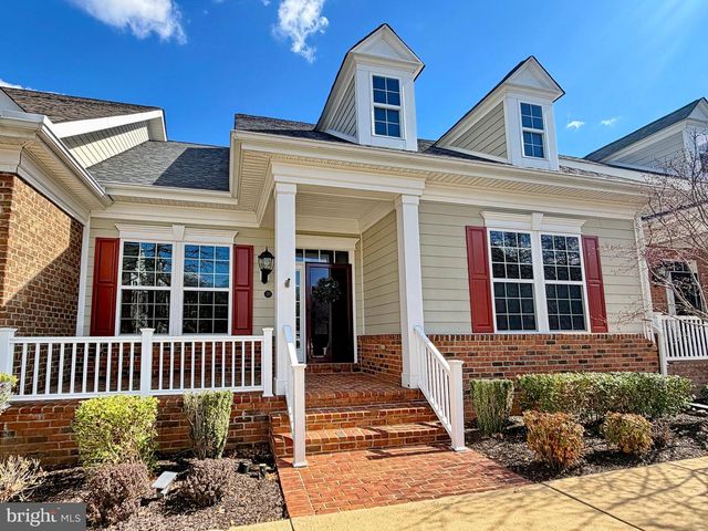 30 STEEPLECHASE DR, La Plata, MD 20646