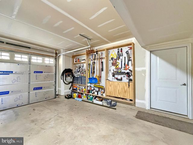 30 STEEPLECHASE DR, La Plata, MD 20646