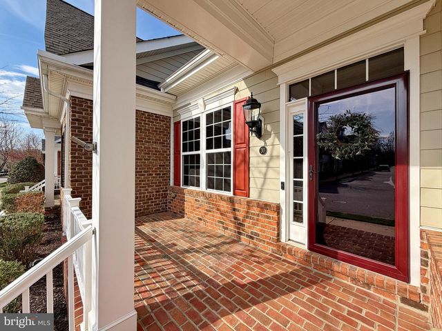 30 STEEPLECHASE DR, La Plata, MD 20646