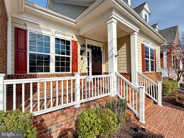 30 STEEPLECHASE DR, La Plata, MD 20646