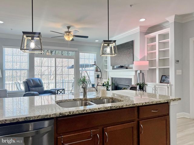30 STEEPLECHASE DR, La Plata, MD 20646