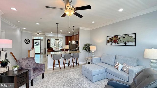 30 STEEPLECHASE DR, La Plata, MD 20646
