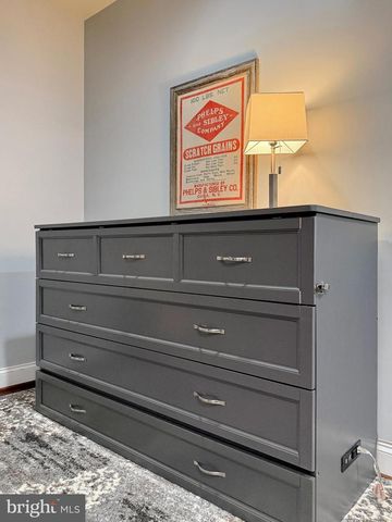 30 STEEPLECHASE DR, La Plata, MD 20646