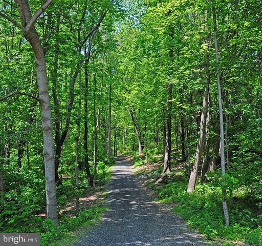 30 STEEPLECHASE DR, La Plata, MD 20646