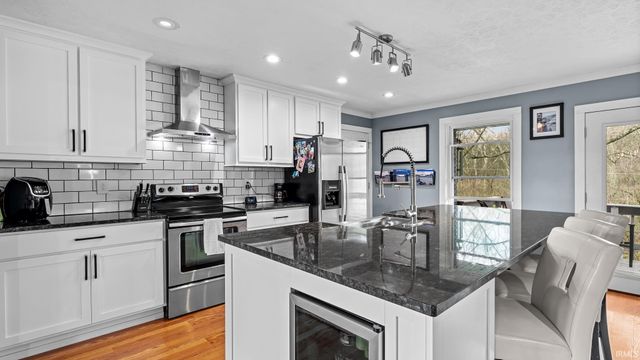 731 Rocky Creek East, Bedford, IN 47421