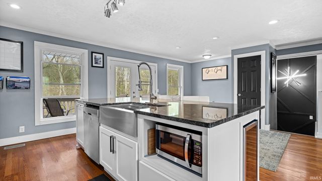 731 Rocky Creek East, Bedford, IN 47421