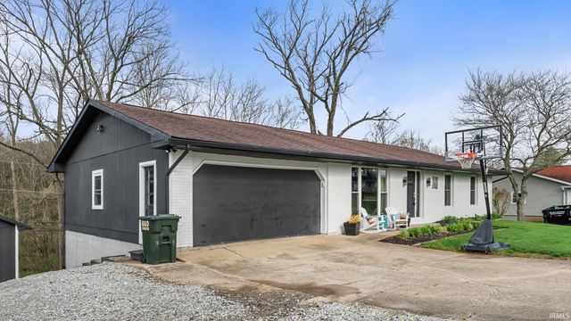 731 Rocky Creek East, Bedford, IN 47421