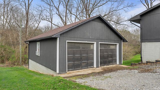 731 Rocky Creek East, Bedford, IN 47421