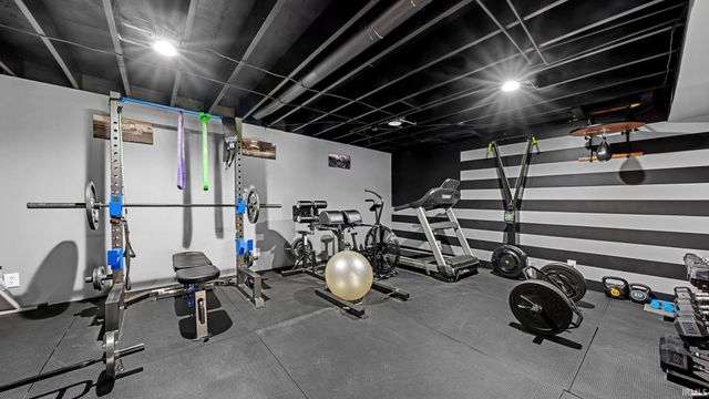 731 Rocky Creek East, Bedford, IN 47421