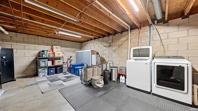 731 Rocky Creek East, Bedford, IN 47421