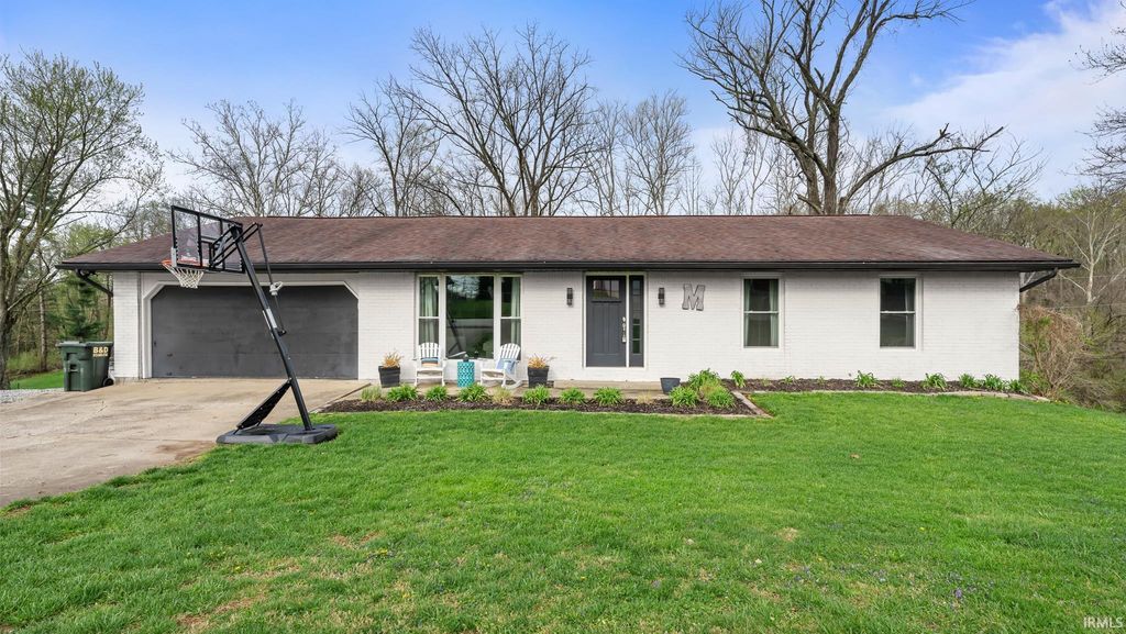 731 Rocky Creek East, Bedford, IN 47421