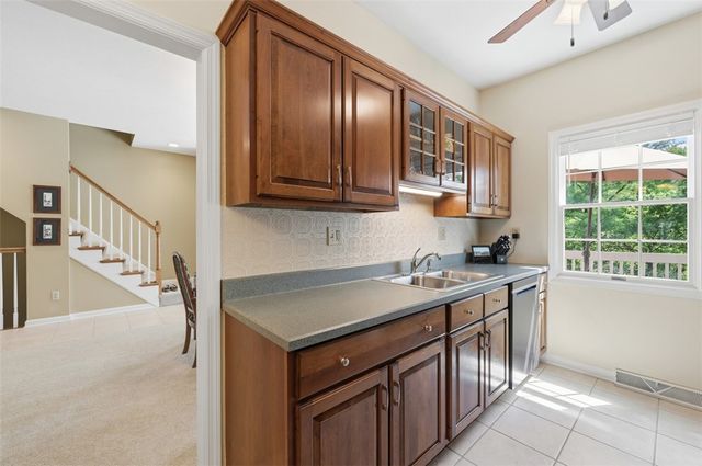 201 Boxwood Ct, Peters Twp, PA 15317