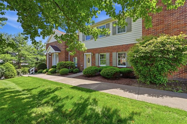 201 Boxwood Ct, Peters Twp, PA 15317