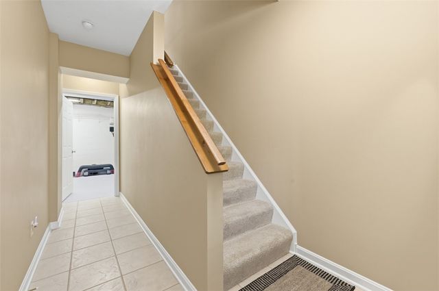 201 Boxwood Ct, Peters Twp, PA 15317