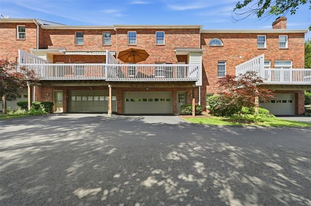 201 Boxwood Ct, Peters Twp, PA 15317
