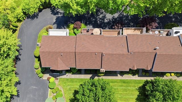 201 Boxwood Ct, Peters Twp, PA 15317