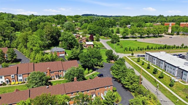201 Boxwood Ct, Peters Twp, PA 15317