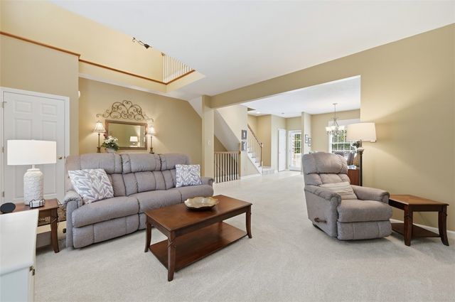201 Boxwood Ct, Peters Twp, PA 15317