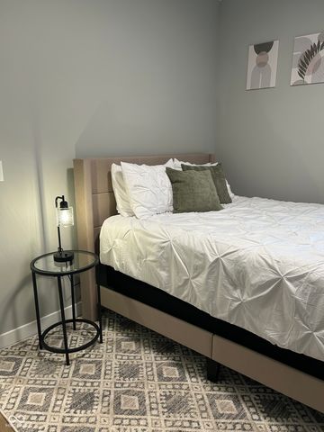 44 E Parkview Avenue B, Indianapolis, IN 46201