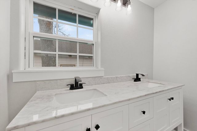 5313 Libbey Avenue, Fort Worth, TX 76107