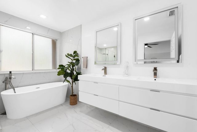 1021 NW 108th Avenue, Plantation, FL 33322