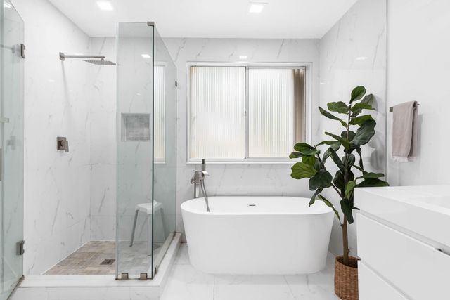 1021 NW 108th Avenue, Plantation, FL 33322