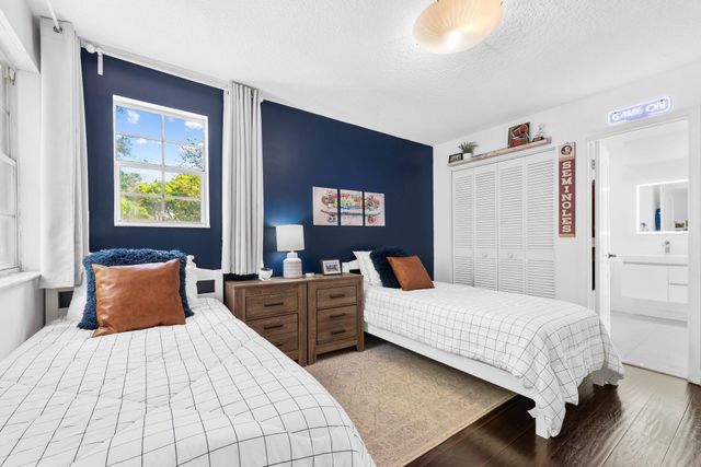 1021 NW 108th Avenue, Plantation, FL 33322