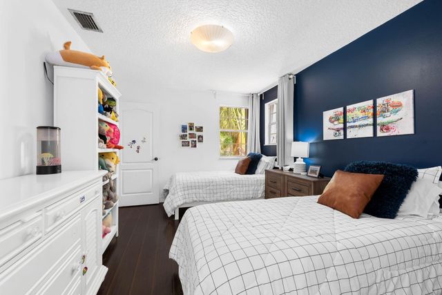 1021 NW 108th Avenue, Plantation, FL 33322