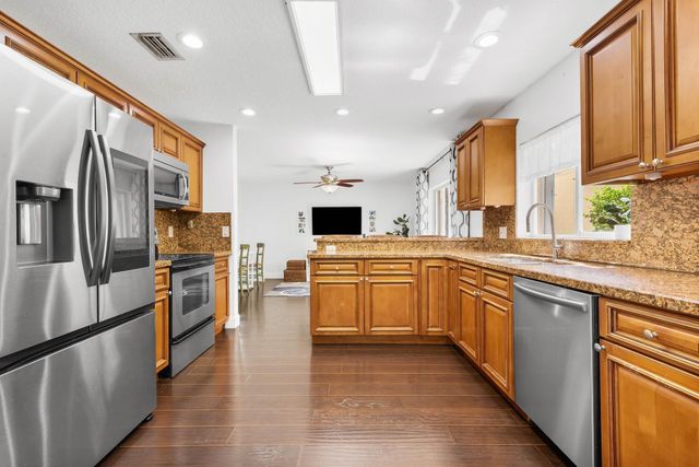 1021 NW 108th Avenue, Plantation, FL 33322