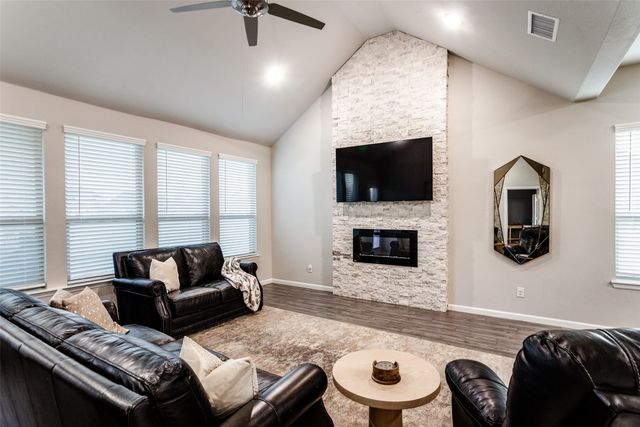 6942 Aster Drive, Venus, TX 76084