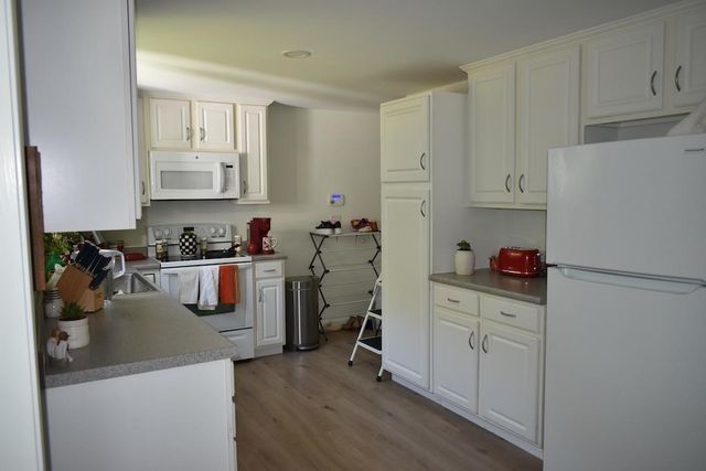 27 Amanda Drive, Hudson, NH 03051