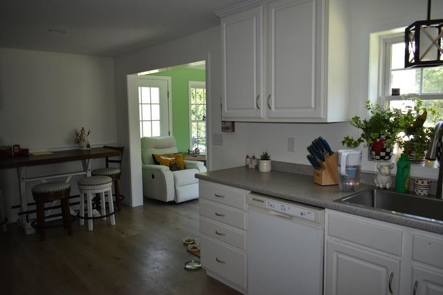27 Amanda Drive, Hudson, NH 03051