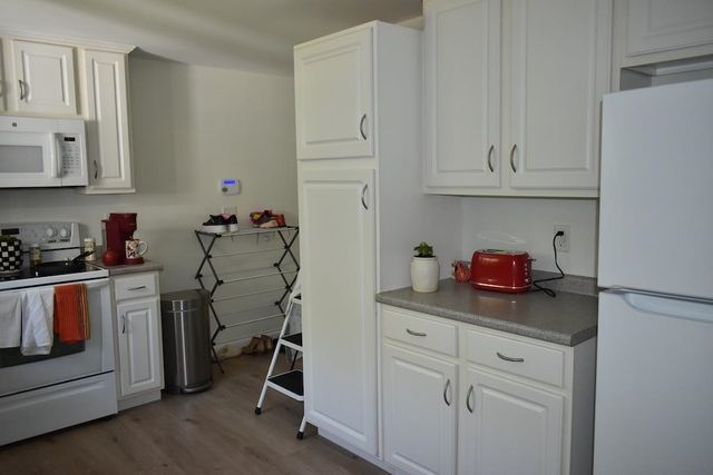 27 Amanda Drive, Hudson, NH 03051