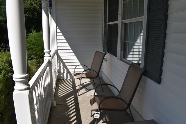 27 Amanda Drive, Hudson, NH 03051