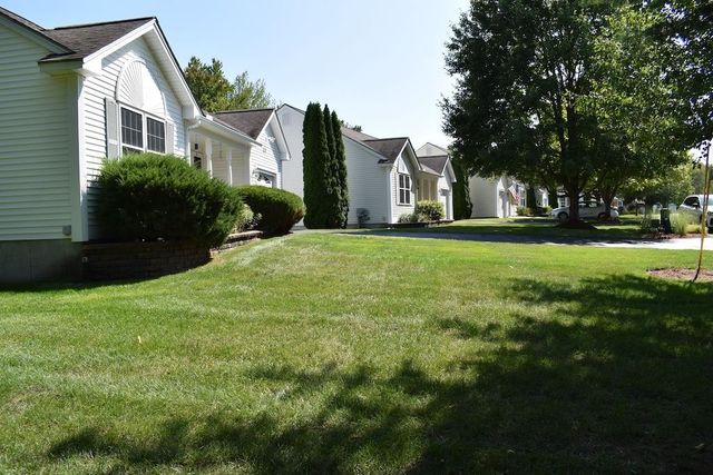 27 Amanda Drive, Hudson, NH 03051