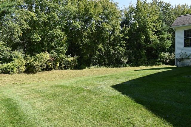 27 Amanda Drive, Hudson, NH 03051