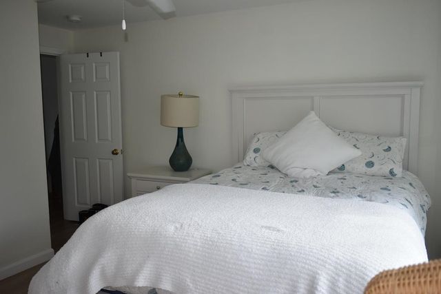 27 Amanda Drive, Hudson, NH 03051