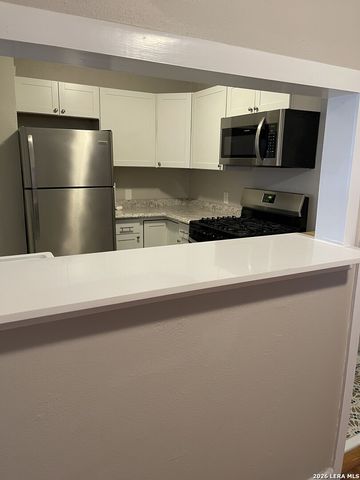 710 W French Pl Apt 3, San Antonio, TX 78212