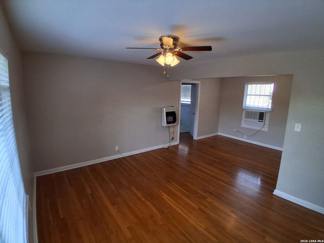 710 W French Pl Apt 3, San Antonio, TX 78212