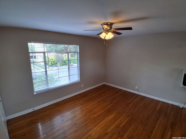 710 W French Pl Apt 3, San Antonio, TX 78212