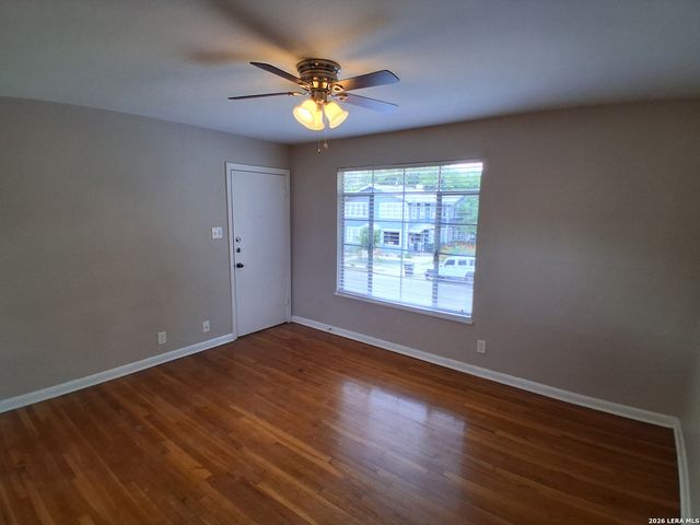 710 W French Pl Apt 3, San Antonio, TX 78212