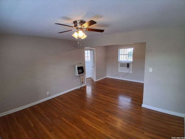 710 W French Pl Apt 3, San Antonio, TX 78212