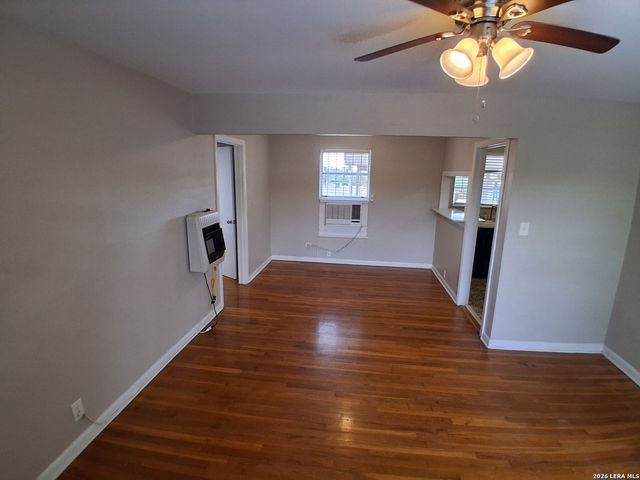 710 W French Pl Apt 3, San Antonio, TX 78212