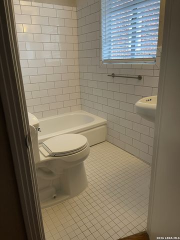 710 W French Pl Apt 3, San Antonio, TX 78212