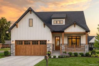 0101 Creston Drive, Hamburg Township, MI 48169