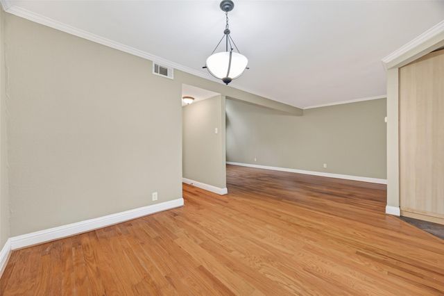 11620 Village Place Drive 329, Houston, TX 77077