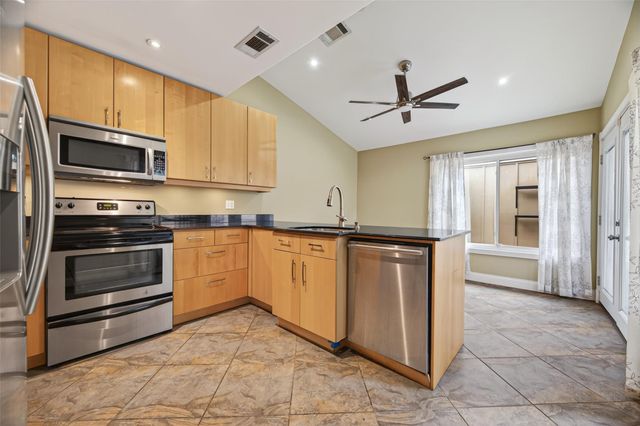 11620 Village Place Drive 329, Houston, TX 77077